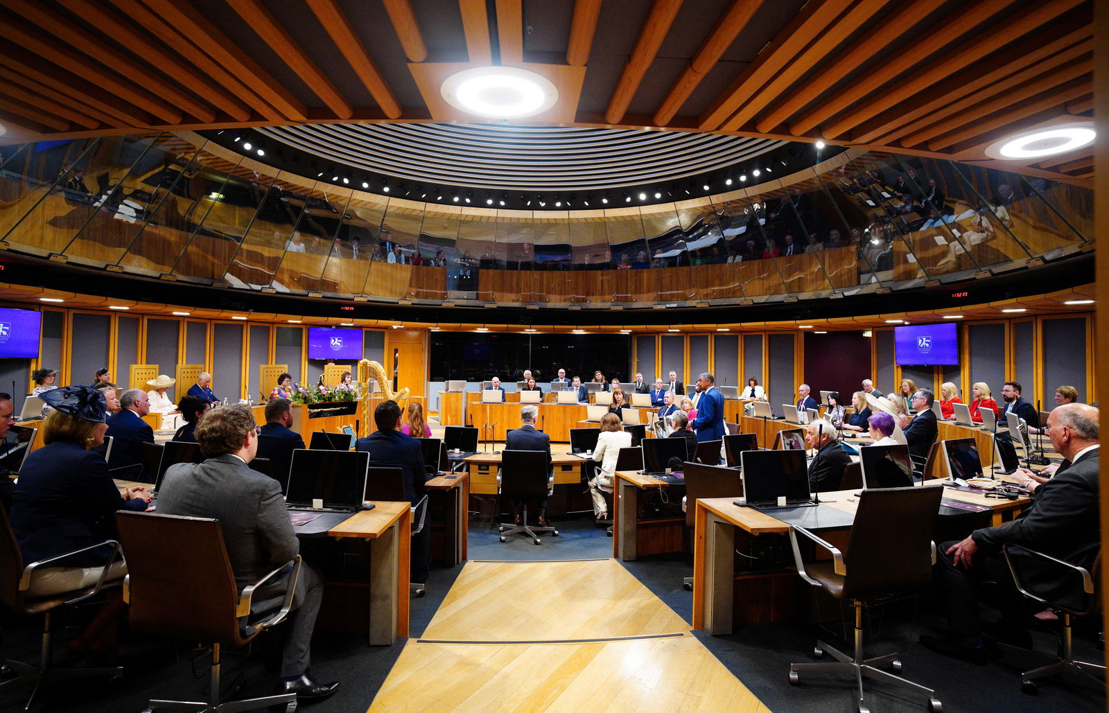 Das walisische Parlament Senedd in Cardiff