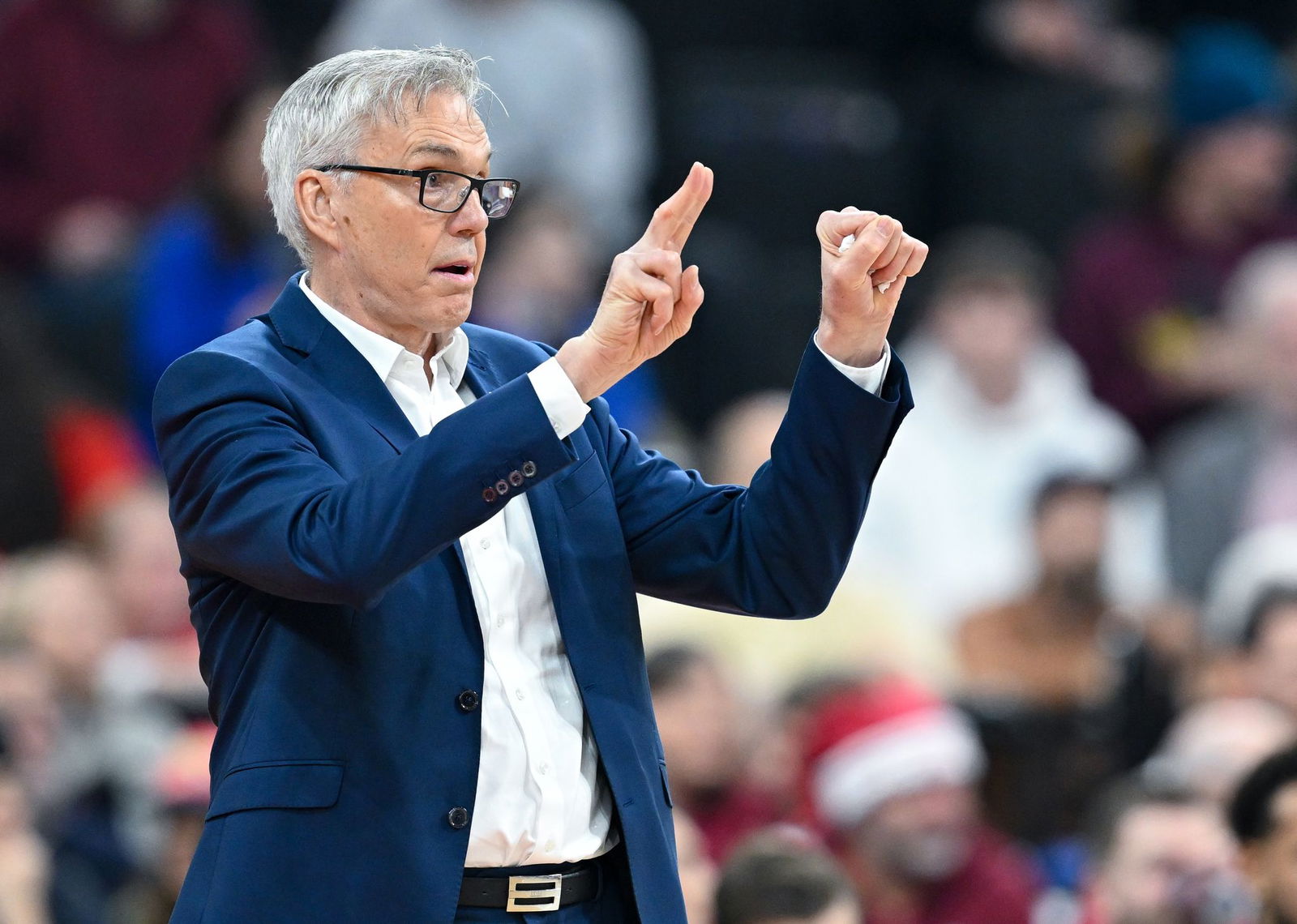 Sah eine dominante Vorstellung seiner Bayern: Trainer Gordon Herbert.