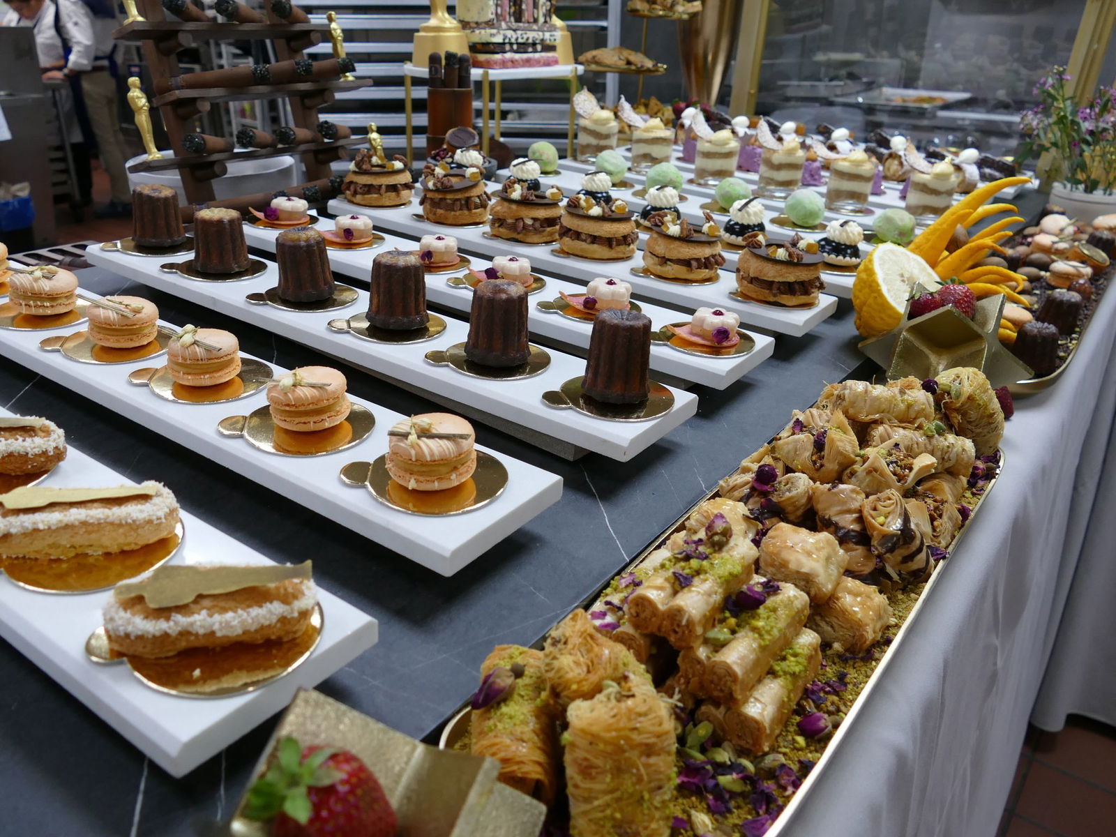 Nach der Oscar-Gala feiern die Gäste beim Governors Ball. 