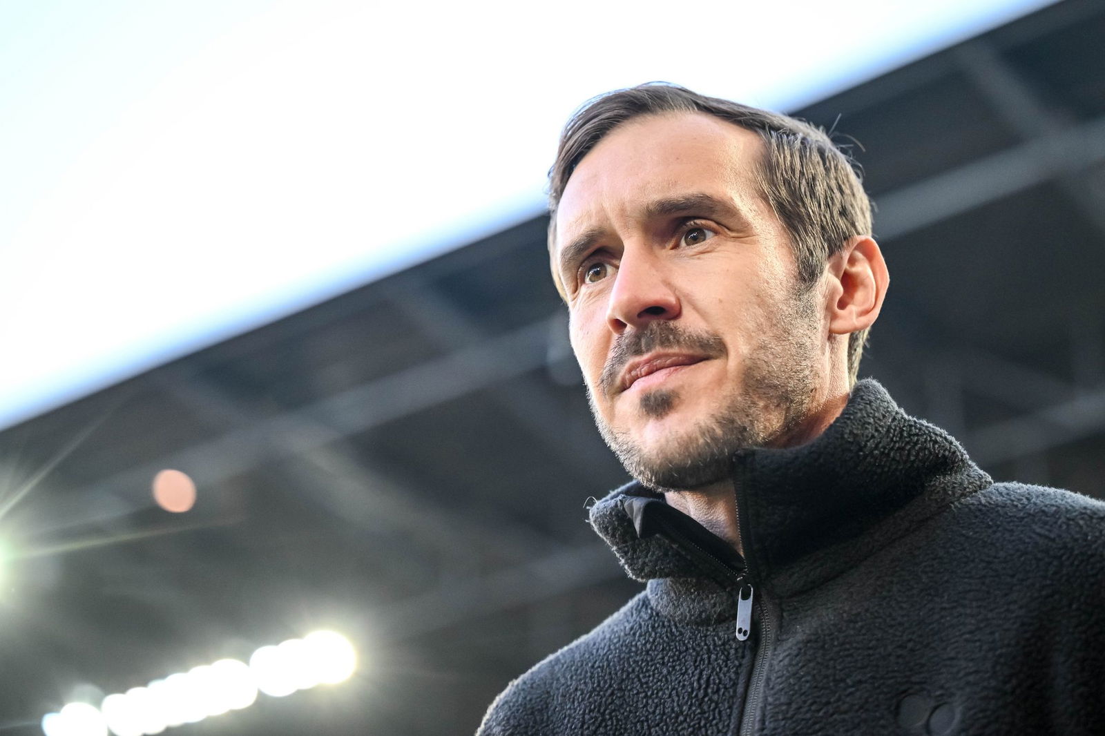 Freiburg-Trainer Julian Schuster blendet viele Themen rund um den Kracher gegen Leipzig aus.