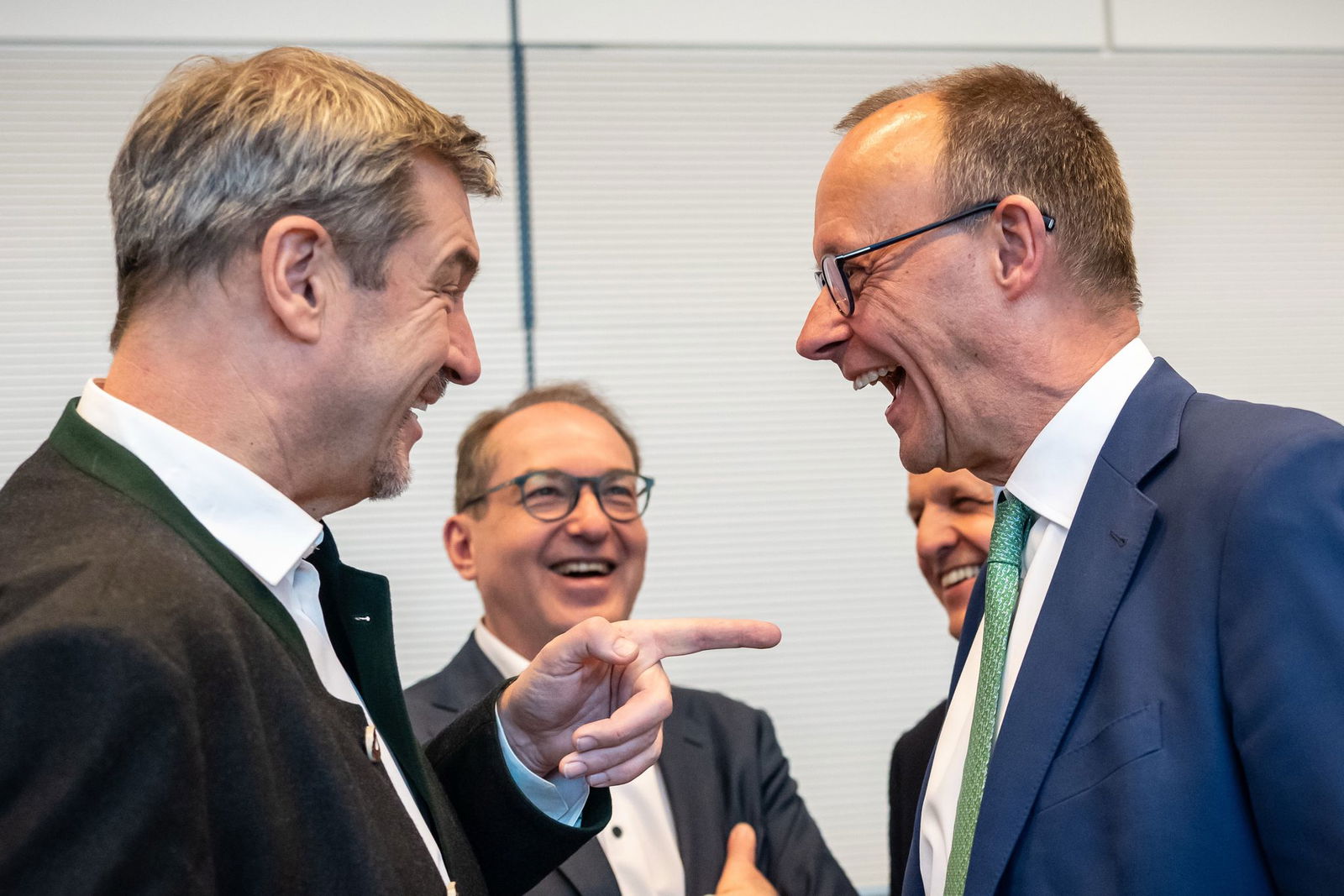 Ohne Zustimmung aus Bayern wird es knapp für das Finanzpaket im Bundestag. (Archivbild)