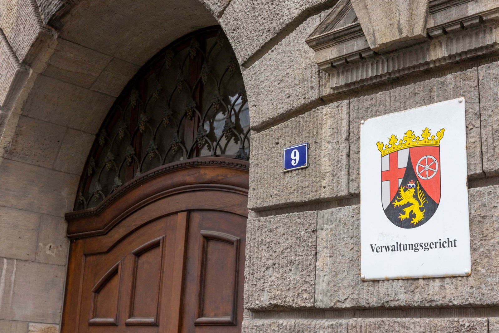 Nun hat die juristische Aufarbeitung der Ahrtalflut das Verwaltungsgericht in der Landeshauptstadt Mainz erreicht (Archivbild). 