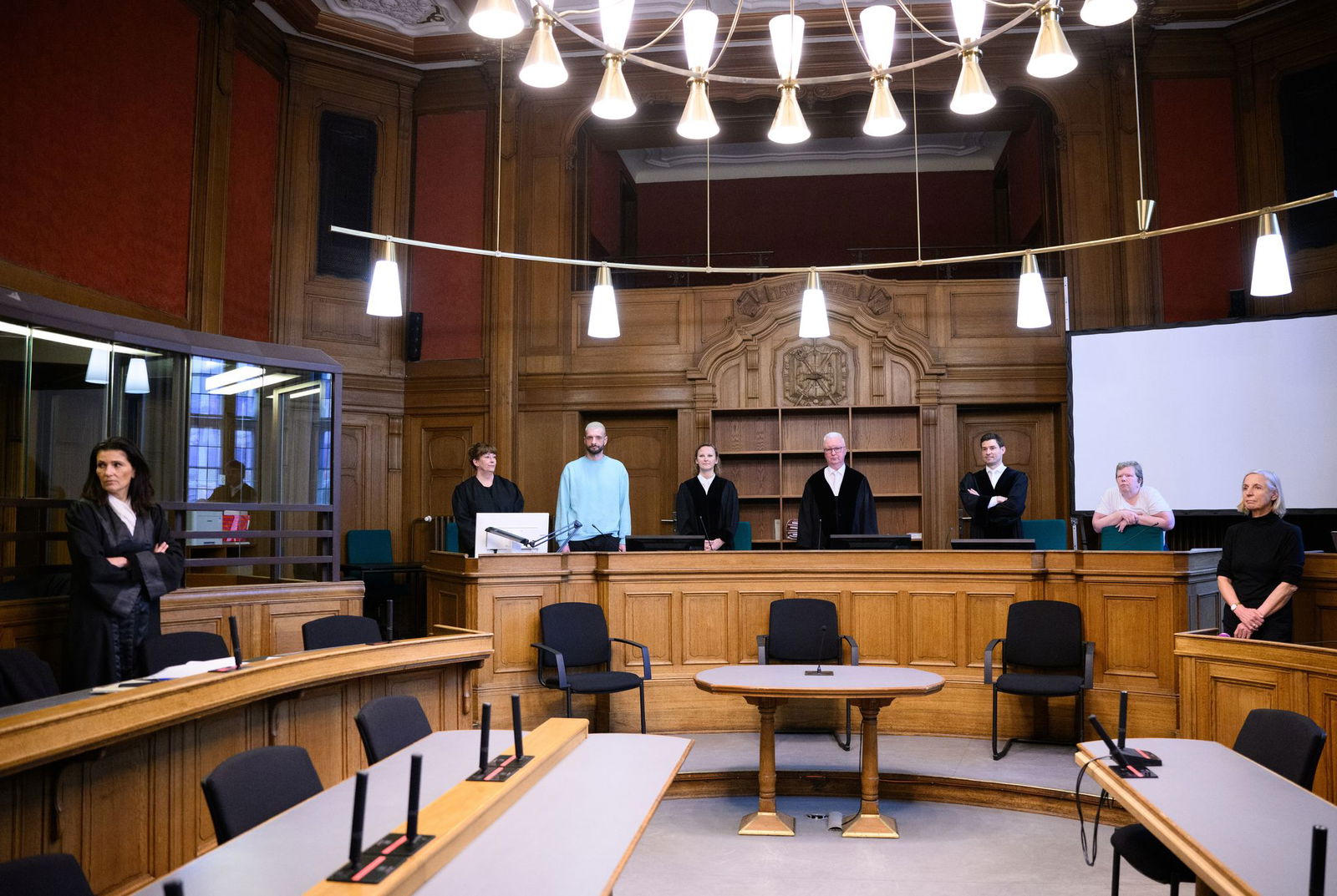 Der Mordprozess gegen eine 37-Jährigen beginnt nach dem grausamen Tod der Partnerin und gemeinsamen Töchtern. 