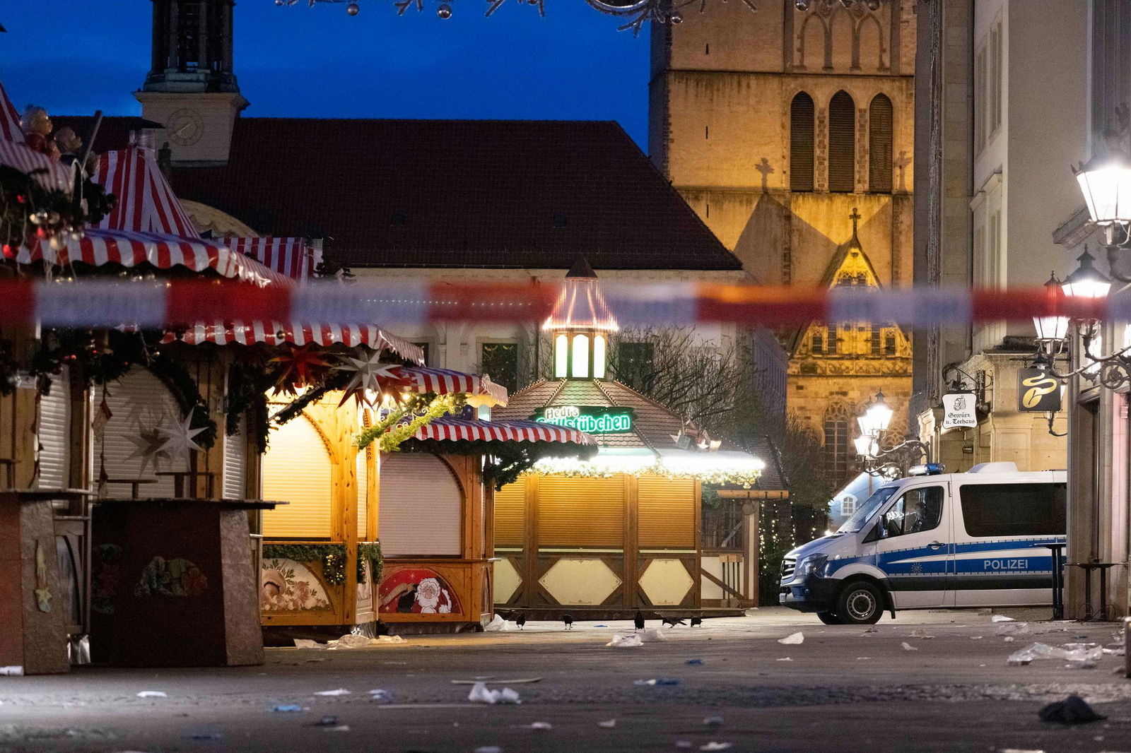 Im Dezember 2024 fuhr ein Mann aus Saudi-Arabien, mit einem Auto in eine Menschenmenge auf einem Weihnachtsmarkt in Magdeburg - sechs Menschen starben. (Archivbild)