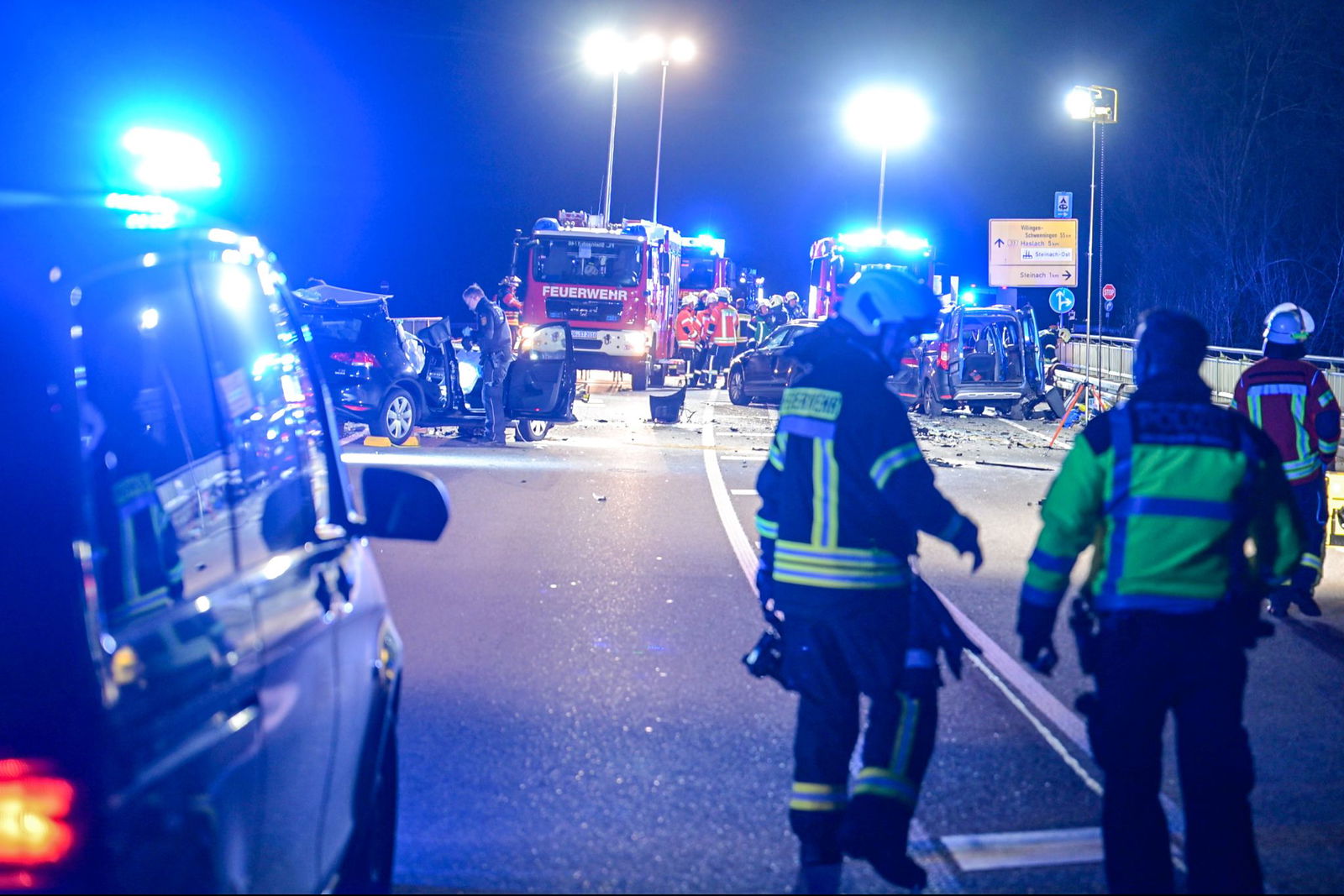 Beide Autos waren nach dem Frontalcrash schwer demoliert. 