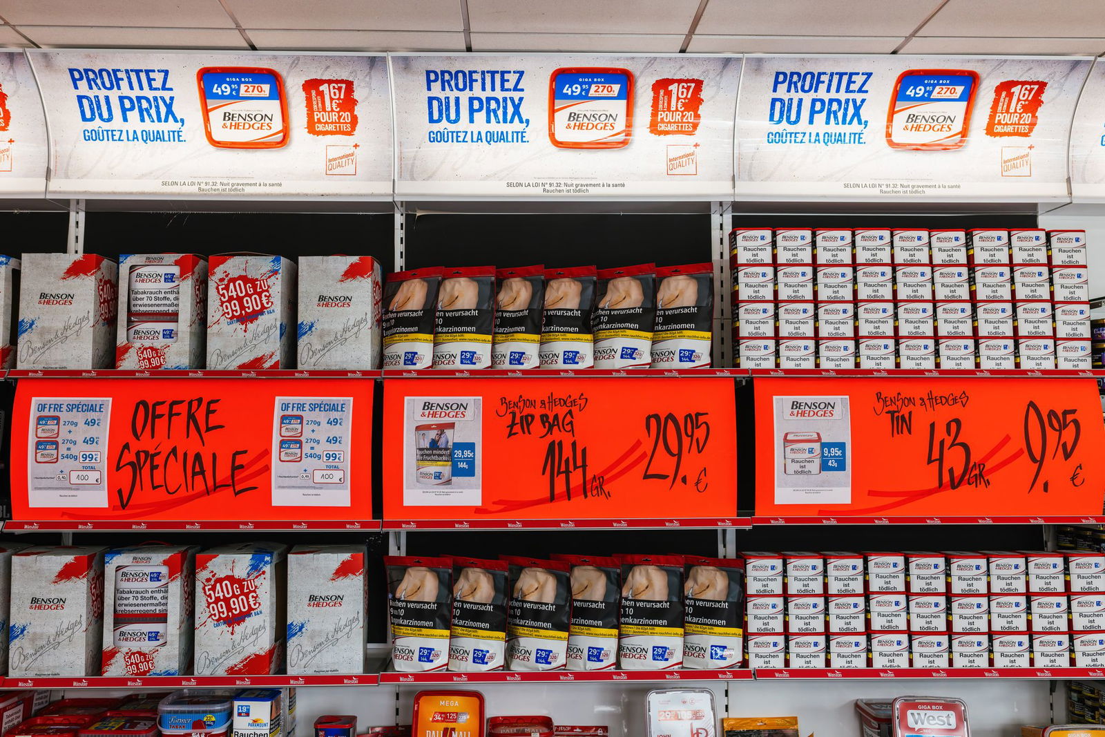 Aus dem Elsass kommen viele Menschen zum Zigaretteneinkauf über die Grenze. 