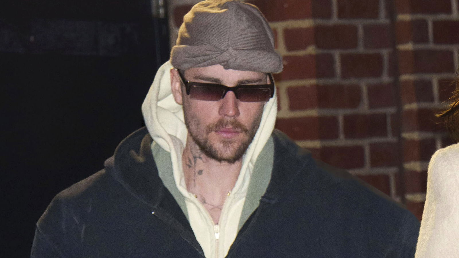 Erkaklar va ayollar sauna video