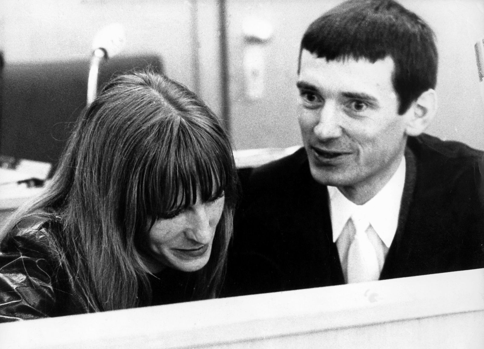 Schon während des Kaufhaus-Brandstifter-Prozesses vertritt Otto Schily Gudrun Ensslin. Er wird später auch in Stammheim ihr Verteidiger sein. (Archivbild)