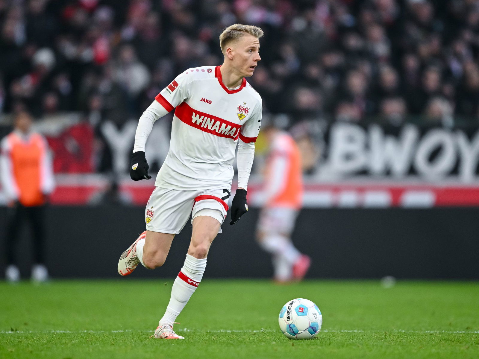 Chris Führich erlebt eine schwierige Saison mit dem VfB Stuttgart.