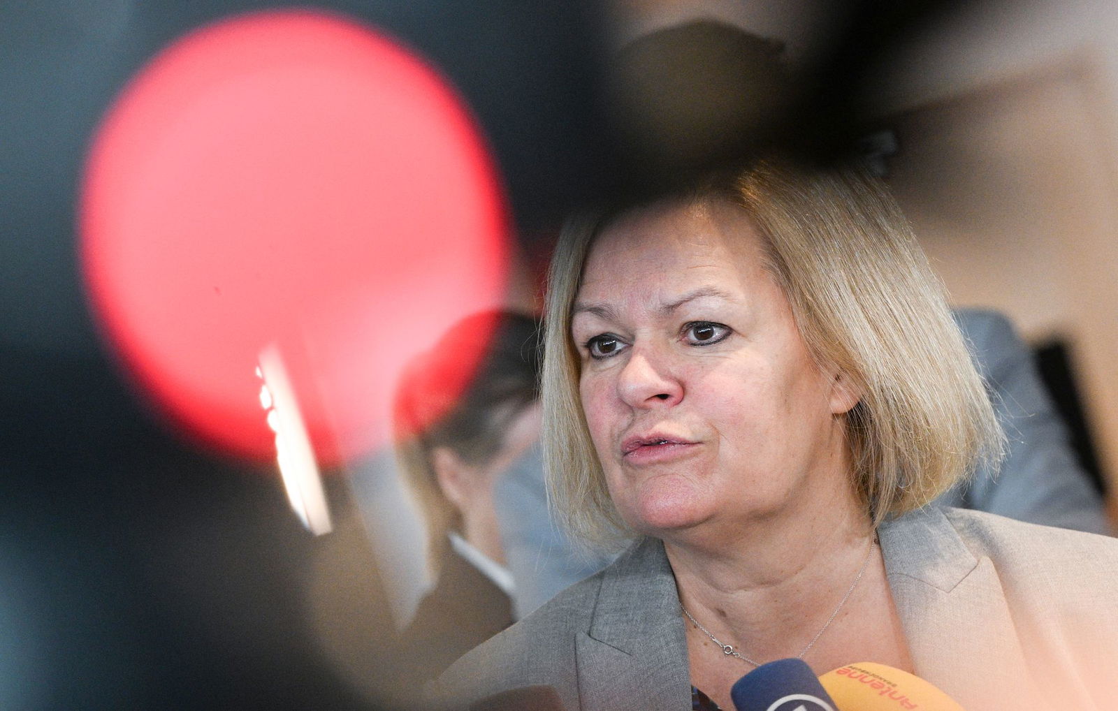 Nancy Faeser wird wohl nicht Innenministerin bleiben, hat aber trotzdem gute Chancen auf einen Kabinettsposten. (Archivbild)