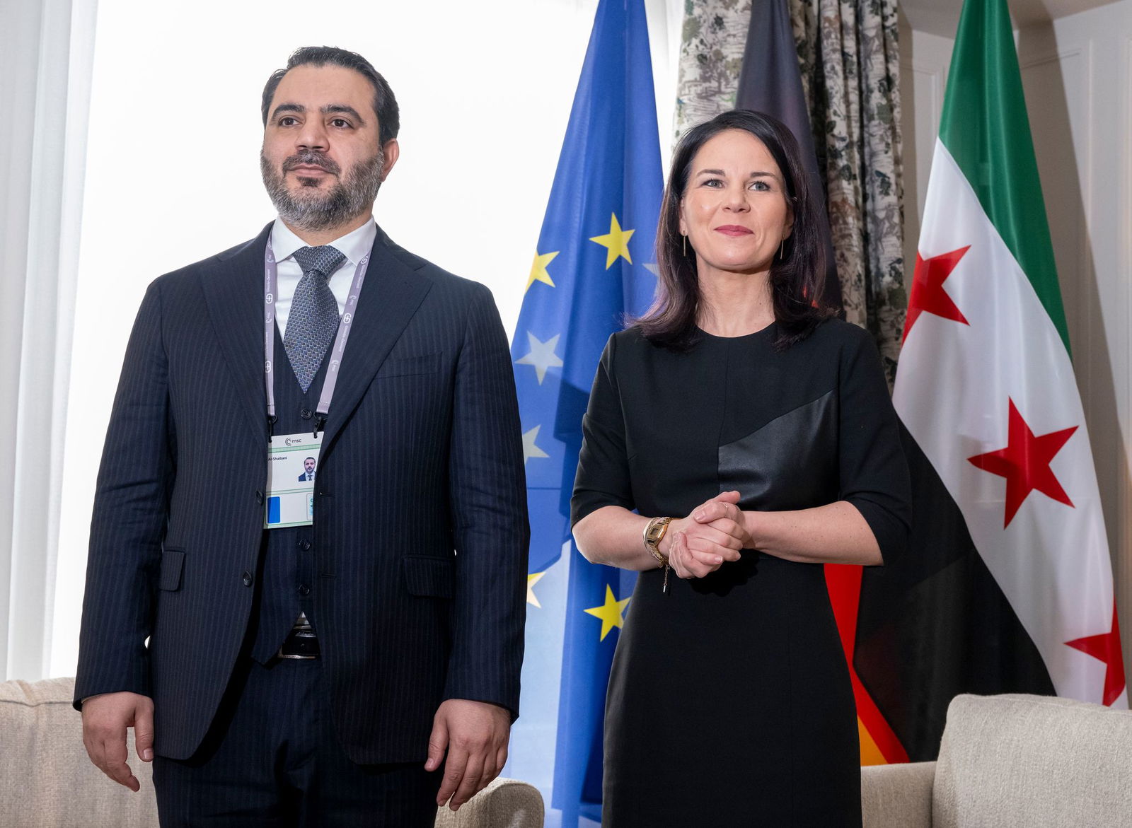 Bei der Münchner Sicherheitskonferenz traf Außenministerin Annalena Baerbock (Grüne) den Außenminister der syrischen Übergangsregierung,  Asaad al-Schaibani, Außenminister von Syrien.