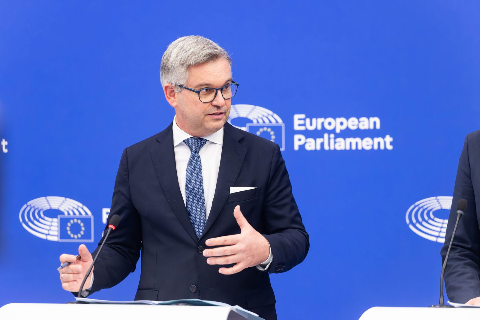 EU-Kommissar Magnus Brunner will mit dem Vorschlag das Vertrauen in das europäische Asyl- und Migrationssystem stärken.