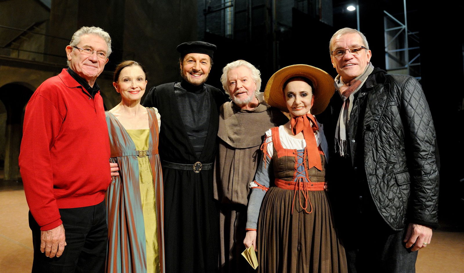 Ray Barra (erster von links) ist nach Angaben des spanischen Staatsballetts an seinem Wohnort im südspanischen Marbella gestorben. 