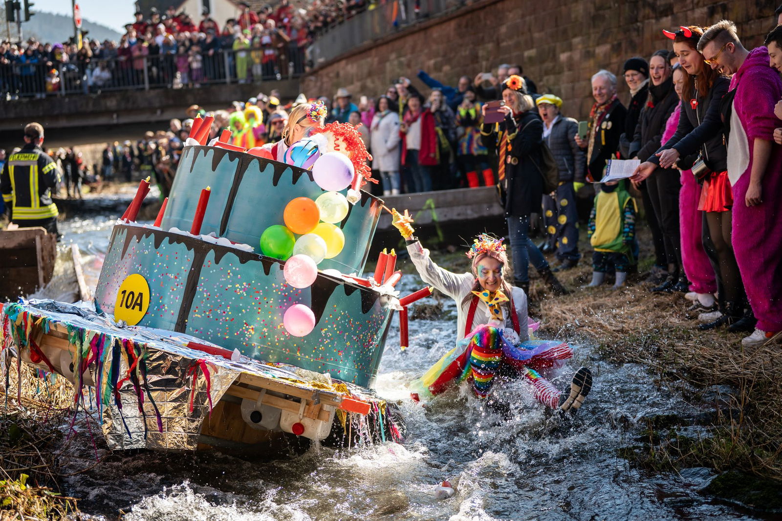 Die Da-Bach-na-Fahrt» ist einer der Höhepunkte der Fastnacht im Südwesten. 