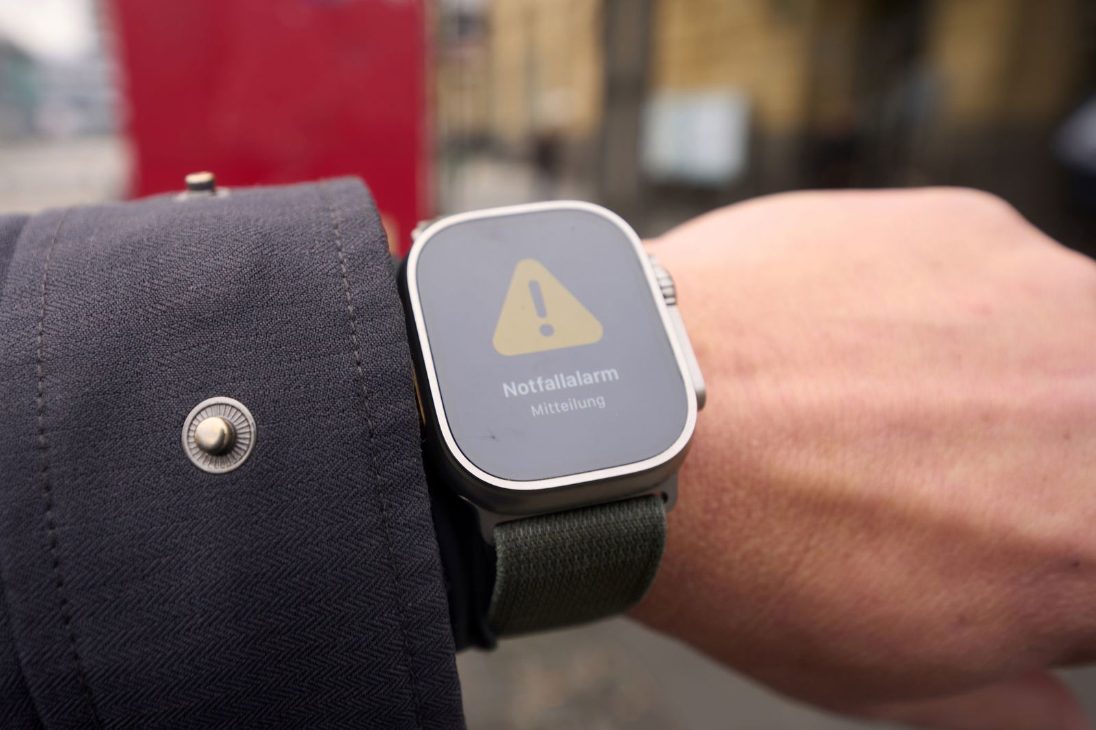 Probe eines Notfalls: Auch auf einer Smartwatch ploppte der Test auf.