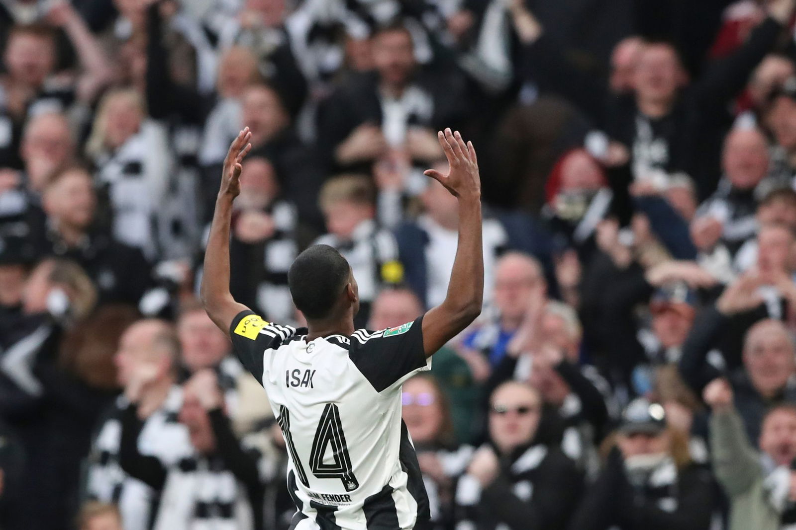 Der ehemalige Dortmunder Alexander Isak bescherte Newcastle United den ersten nationalen Titel seit 70 Jahren.