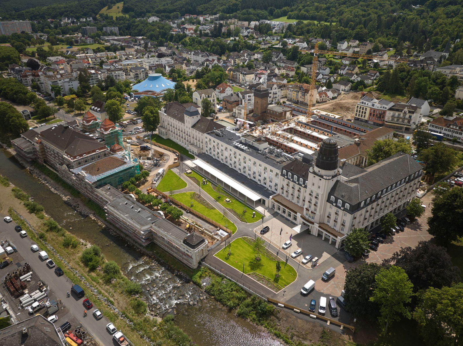 Das Steigenberger Hotel hat wieder auf - doch das ist nicht überall so.