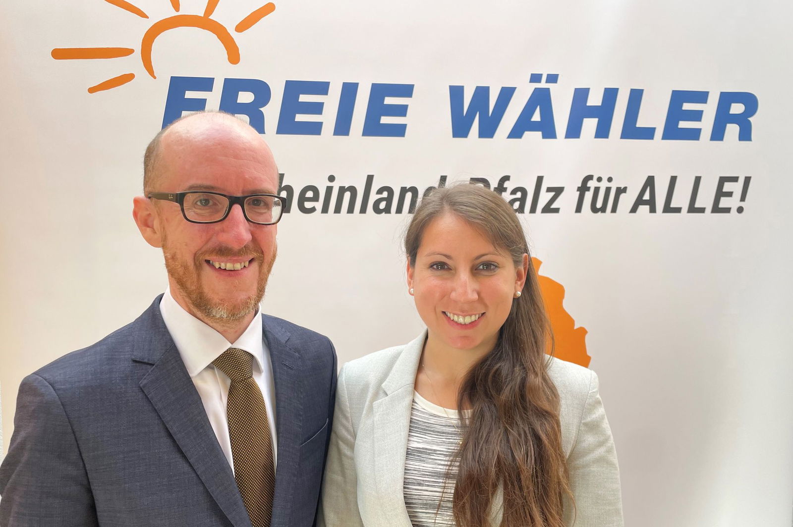 Der Landesvorsitzende der Freien Wähler, Christian Zöpfchen (l), hatte mitgeteilt, das Landesschiedsgericht habe den Ausschluss von Alscher und Herbert Drumm beschlossen. (Archivbild)