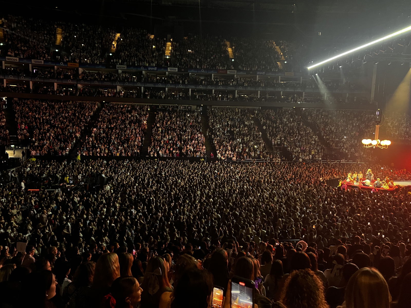 Sabrina Carpenter live in London