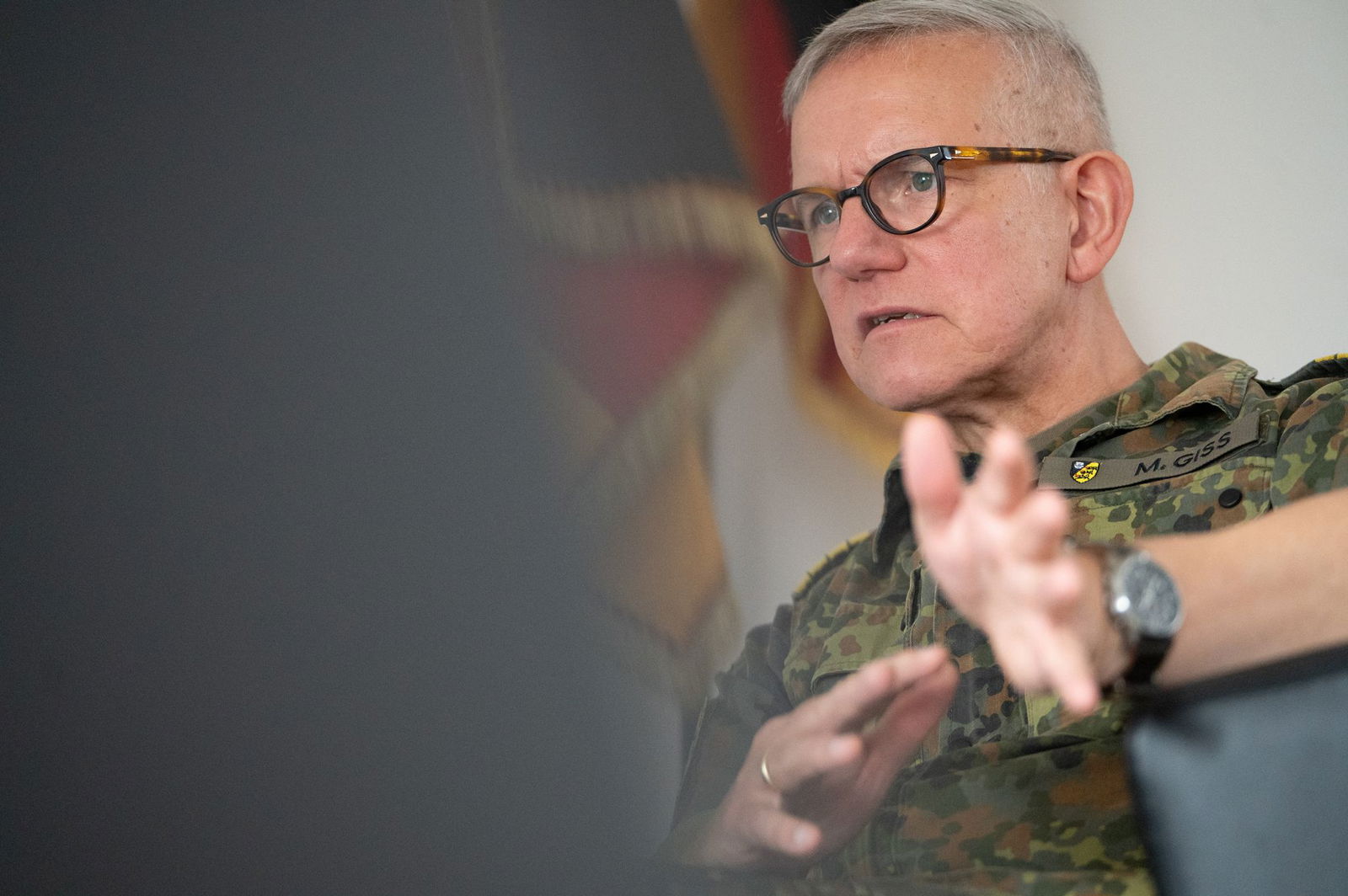 Giss hat viel Zeit auf den Weltmeeren verbracht.