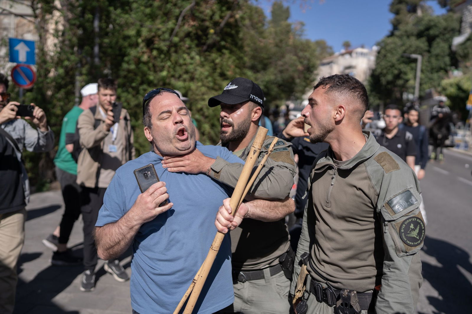 Israelische Medien berichteten von Polizeigewalt bei Protestkundgebungen in Israel.