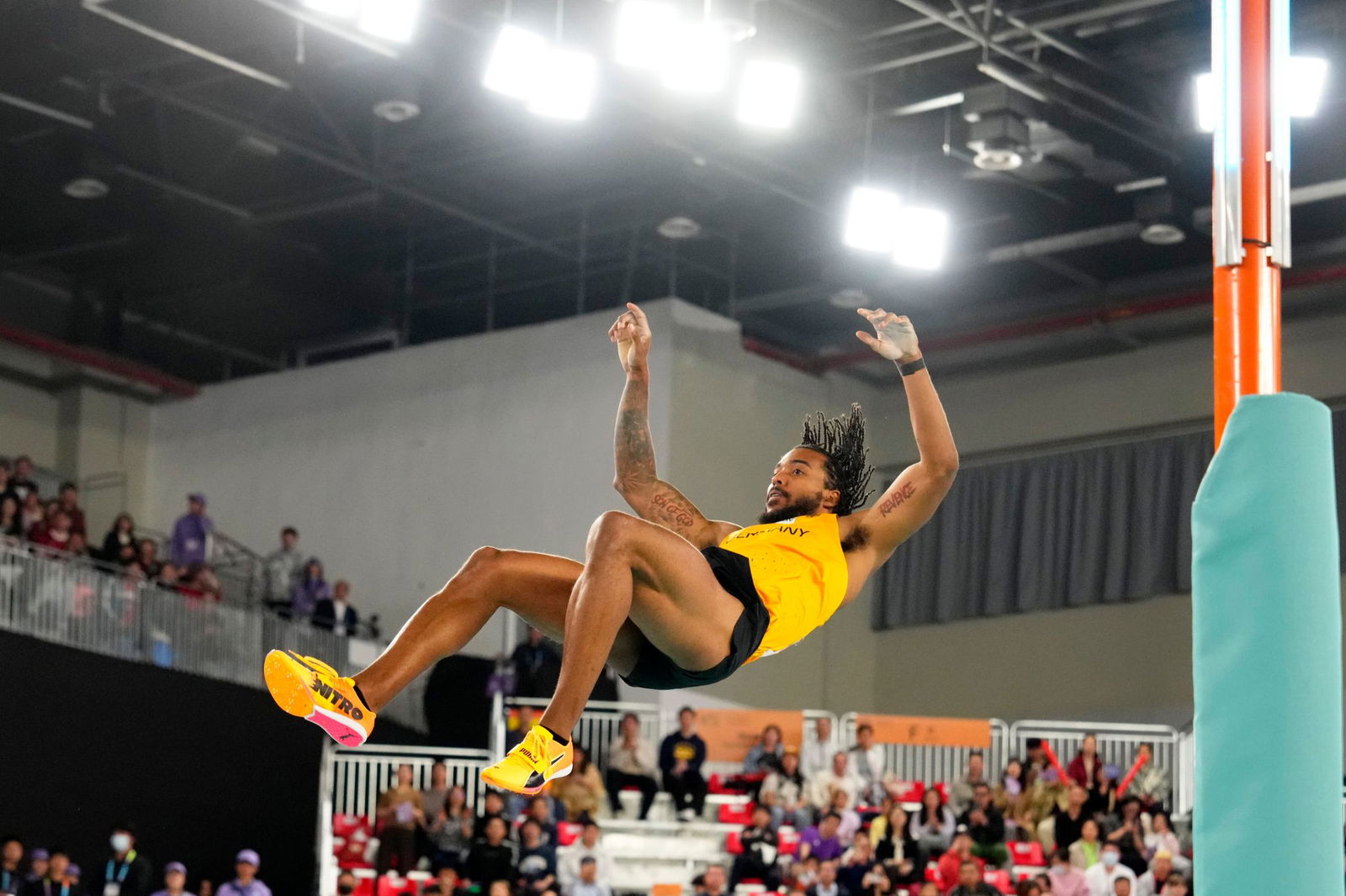 Stabhochspringer Bo Kanda Lita Baehre verpasst eine gute Platzierung.