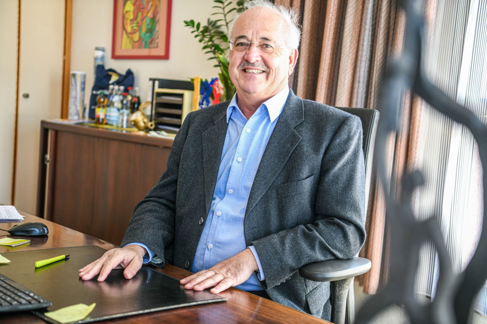 Essingens Bürgermeister Wolfgang Hofer unterstützt die Initiative von Lucas Fuchs für einen Dönerladen in der Gemeinde.