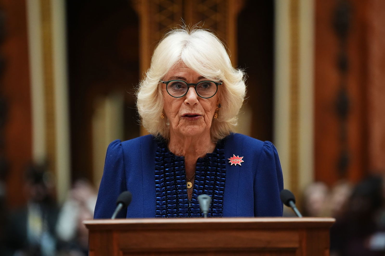 Königin Camilla engagiert sich seit Längerem für Frauen, die häusliche oder sexualisierte Gewalt erlebt haben. 