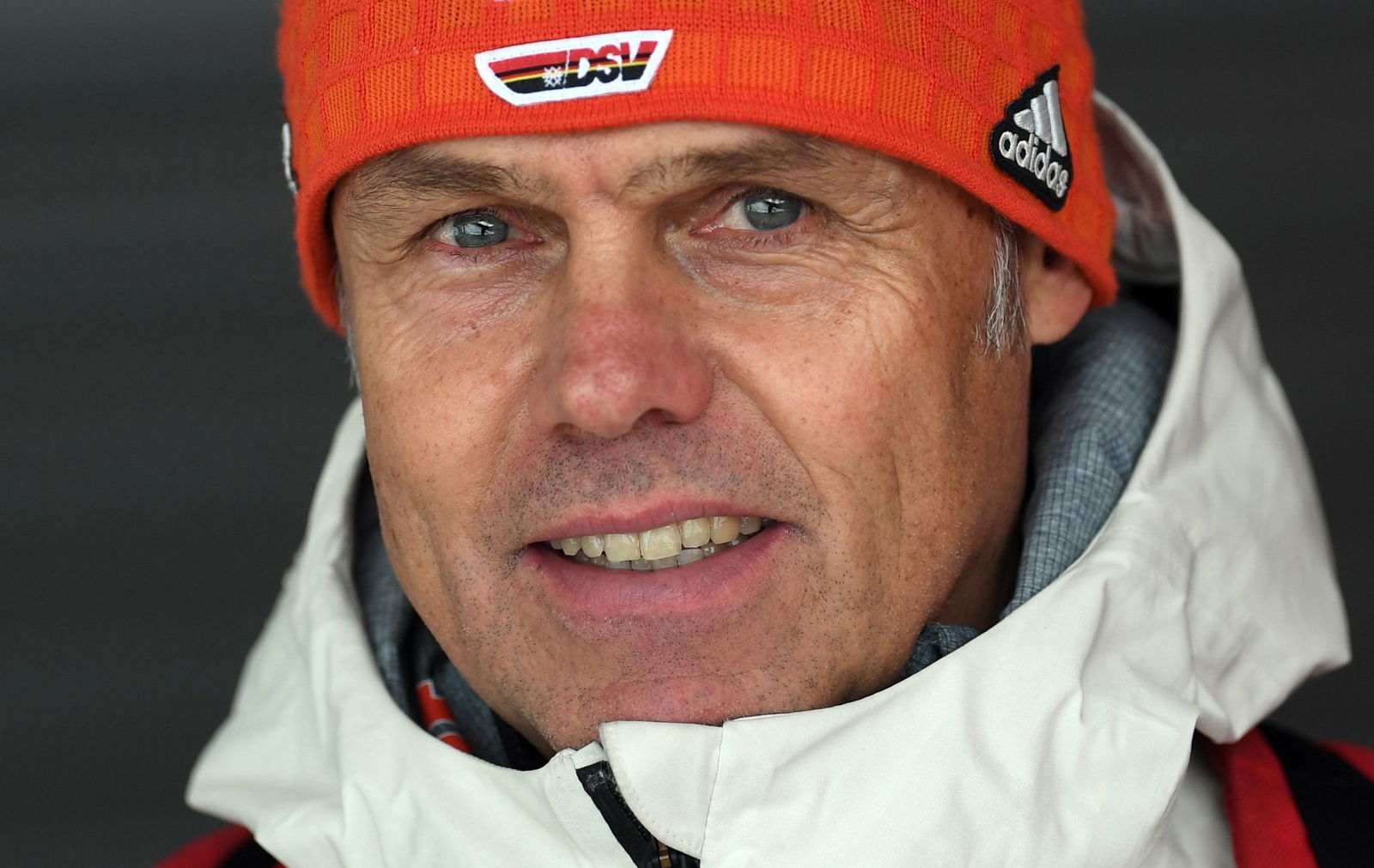 Andreas Bauer von der Fis hat Vorschläge gemacht, wie man die Anzugkontrolle im Skispringen verbessern kann.