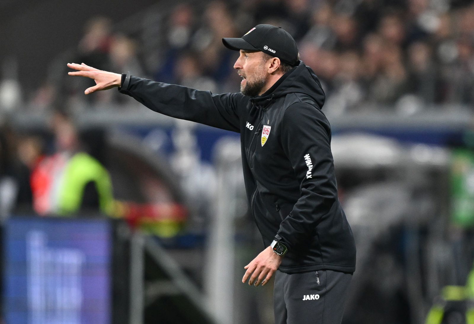 Trainer Sebastian Hoeneß vom VfB Stuttgart will von der Champions League nichts wissen.