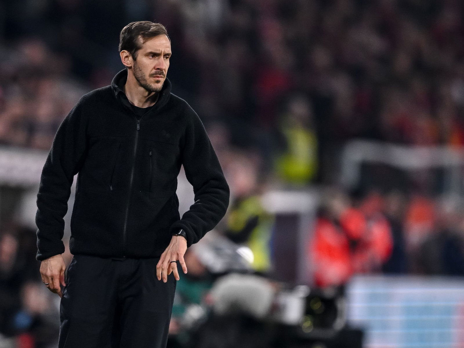 Julian Schuster und der SC Freiburg treffen auf den FC Augsburg.
