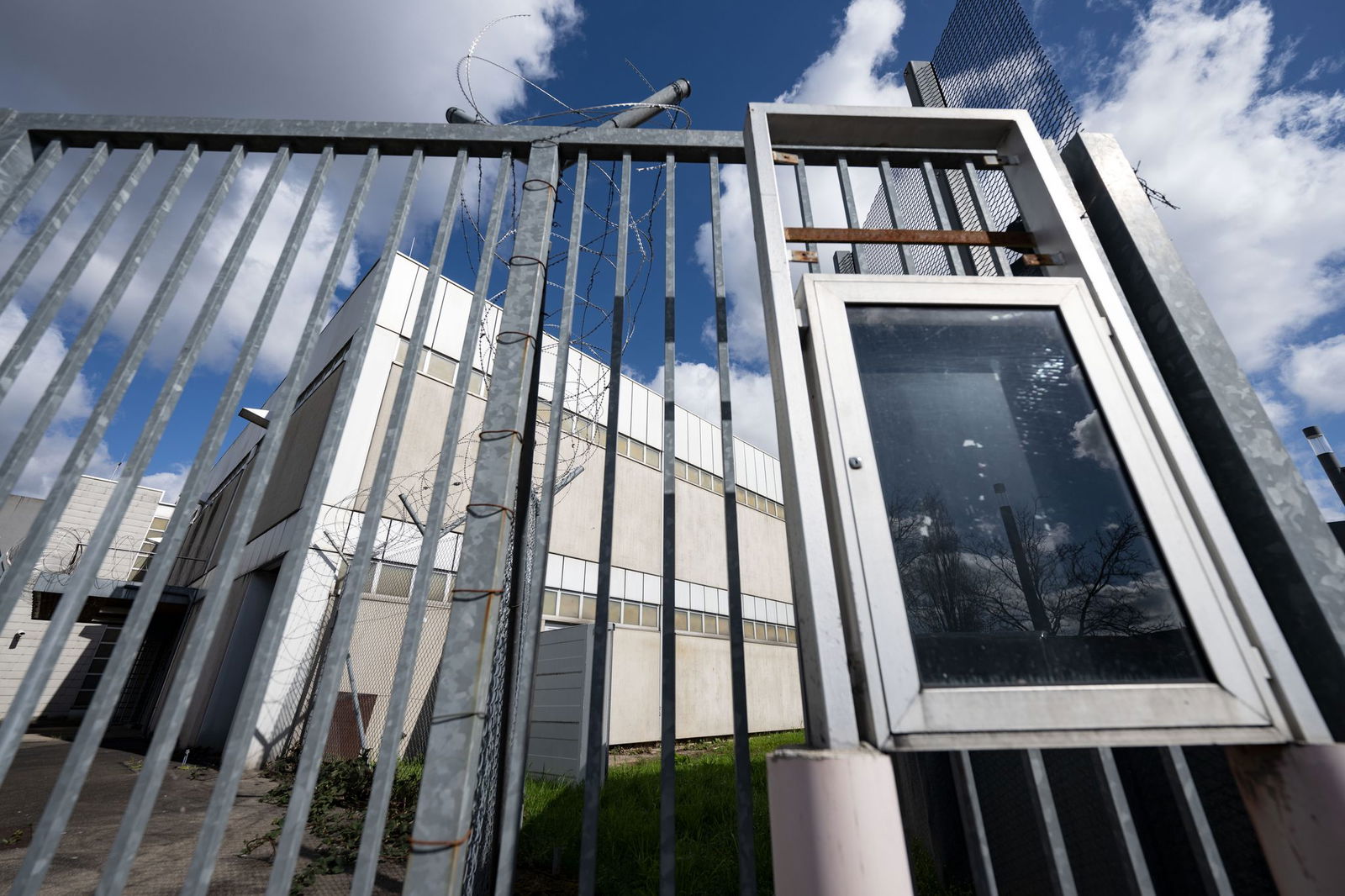 In Stuttgart-Stammheim fanden zahlreiche der Prozesse gegen RAF-Mitglieder statt. Der Gerichtssaal aus den Siebzigern wurde inzwischen abgerissen und durch einen Neubau ersetzt. (Archivbild)