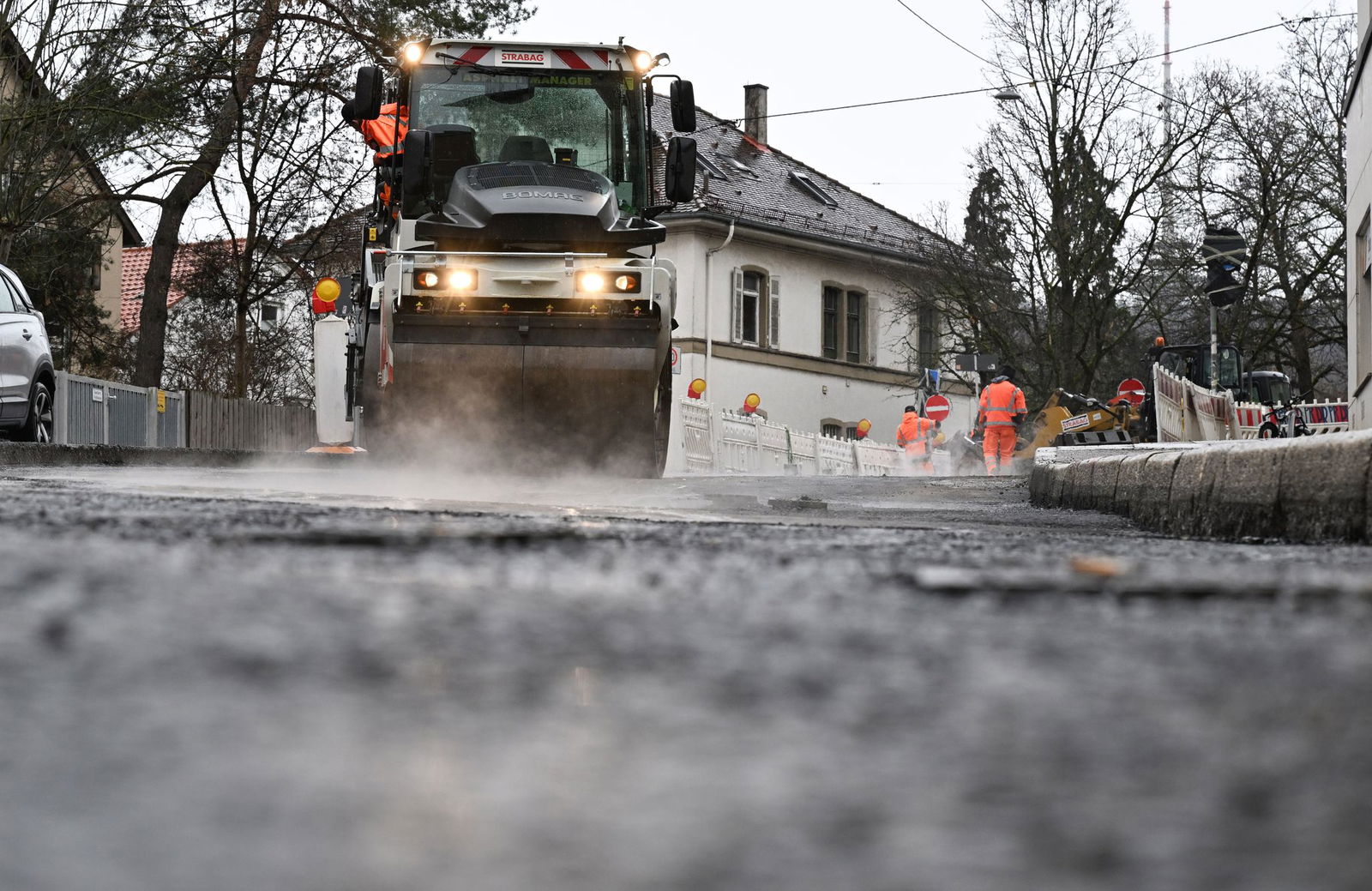 Beim Straßenbau geht es heiß her.