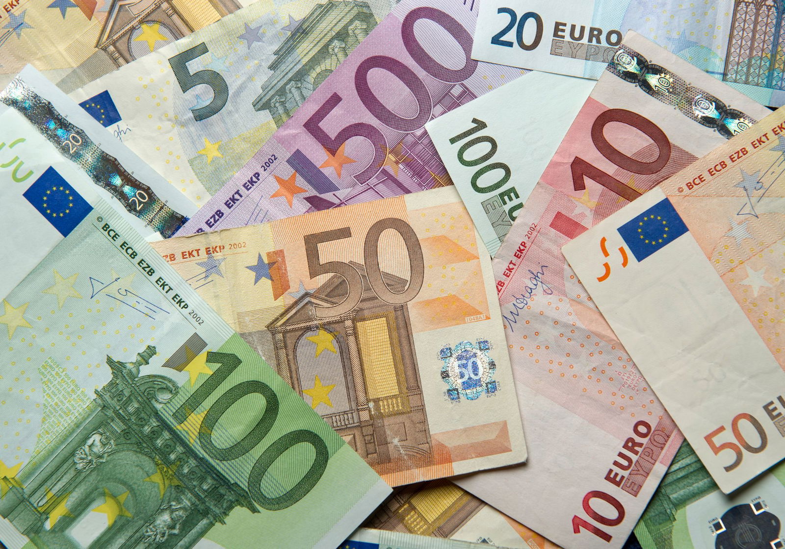 Es fließt einiges an Geld vom Land für Gutachten. (Symbolbild)