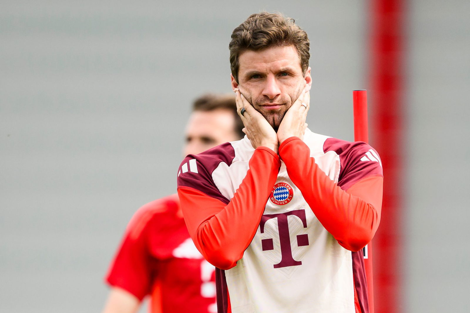 Was mache ich bloß? Die Zukunft von Thomas Müller ist offen.
