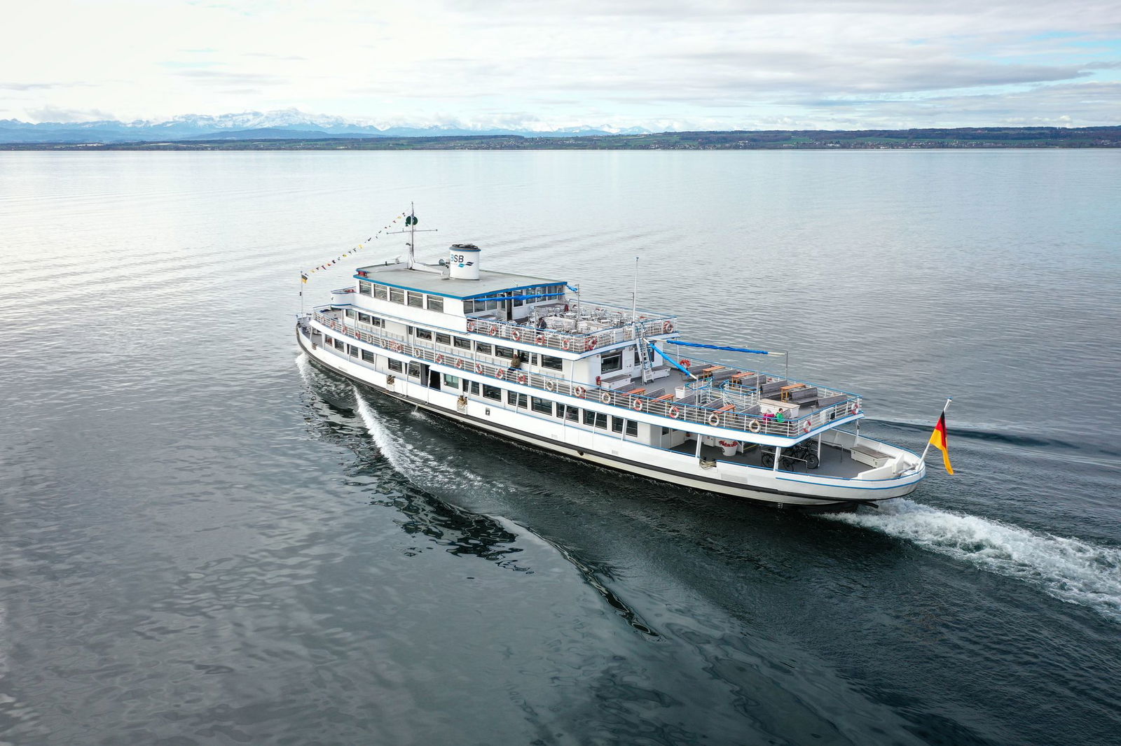 Wegen der niedrigen Pegelstände können nicht alle Häfen angefahren werden. (Archivbild) 