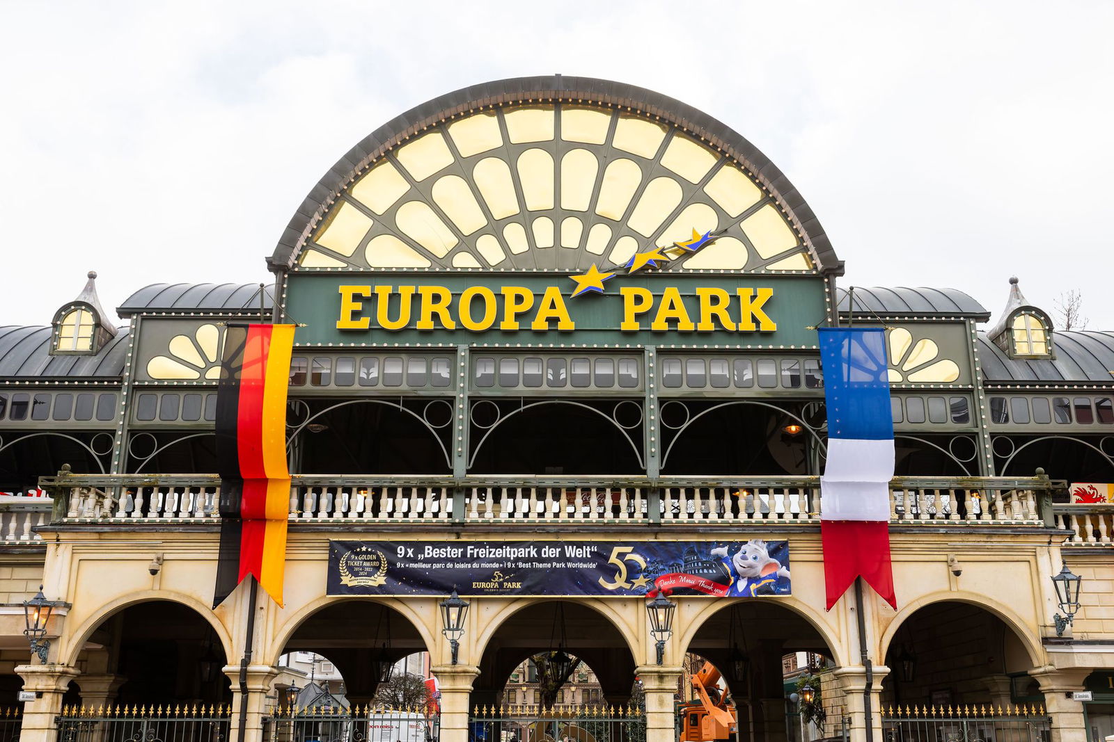 In den Europa-Park kommen jedes Jahr über sechs Millonen Menschen. (Archivbild)
