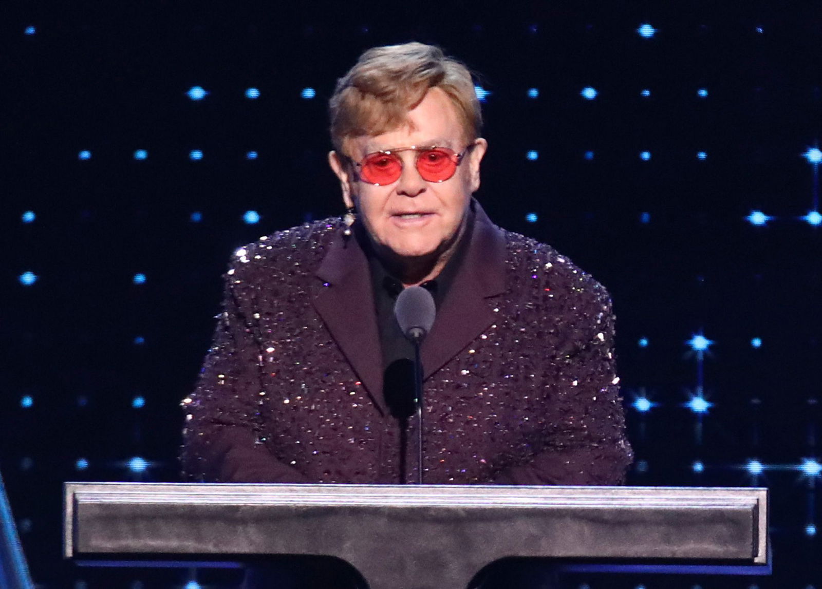 «Ich kann Sie sehen, aber ich kann nicht fernsehen, ich kann nicht lesen», sagte Elton John in einem Interview. (Archivbild)