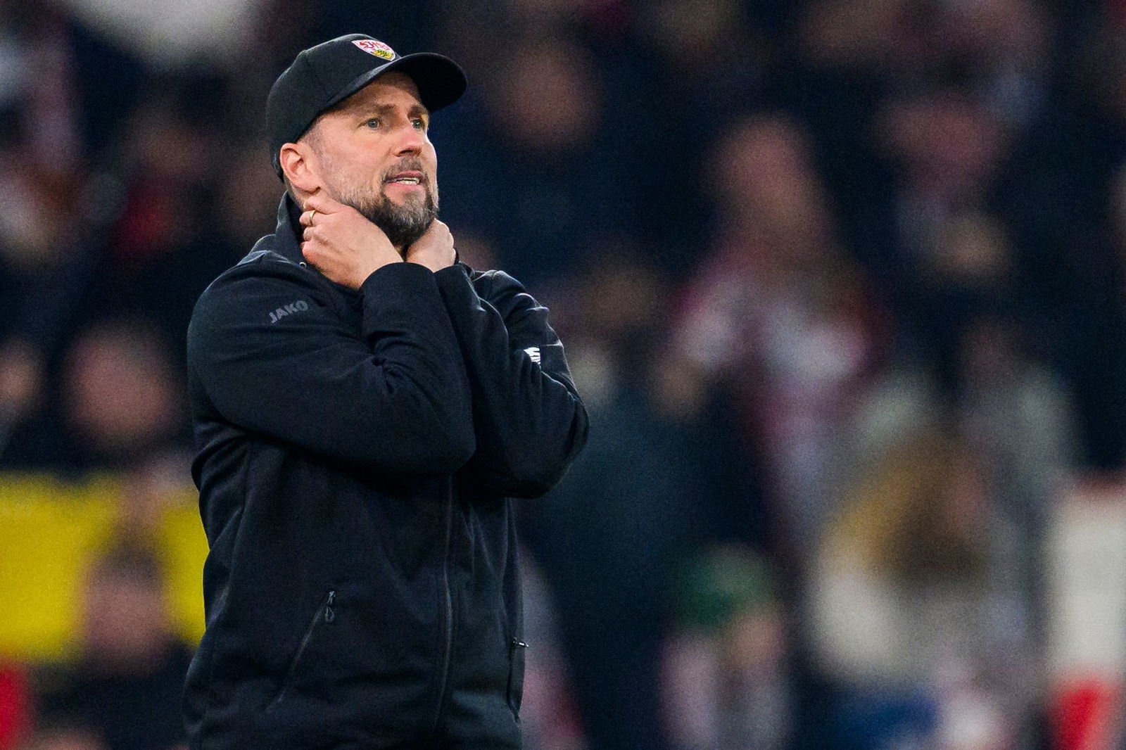 Die nächste Niederlage des VfB Stuttgart lässt Trainer Sebastian Hoeneß alles andere als kalt.