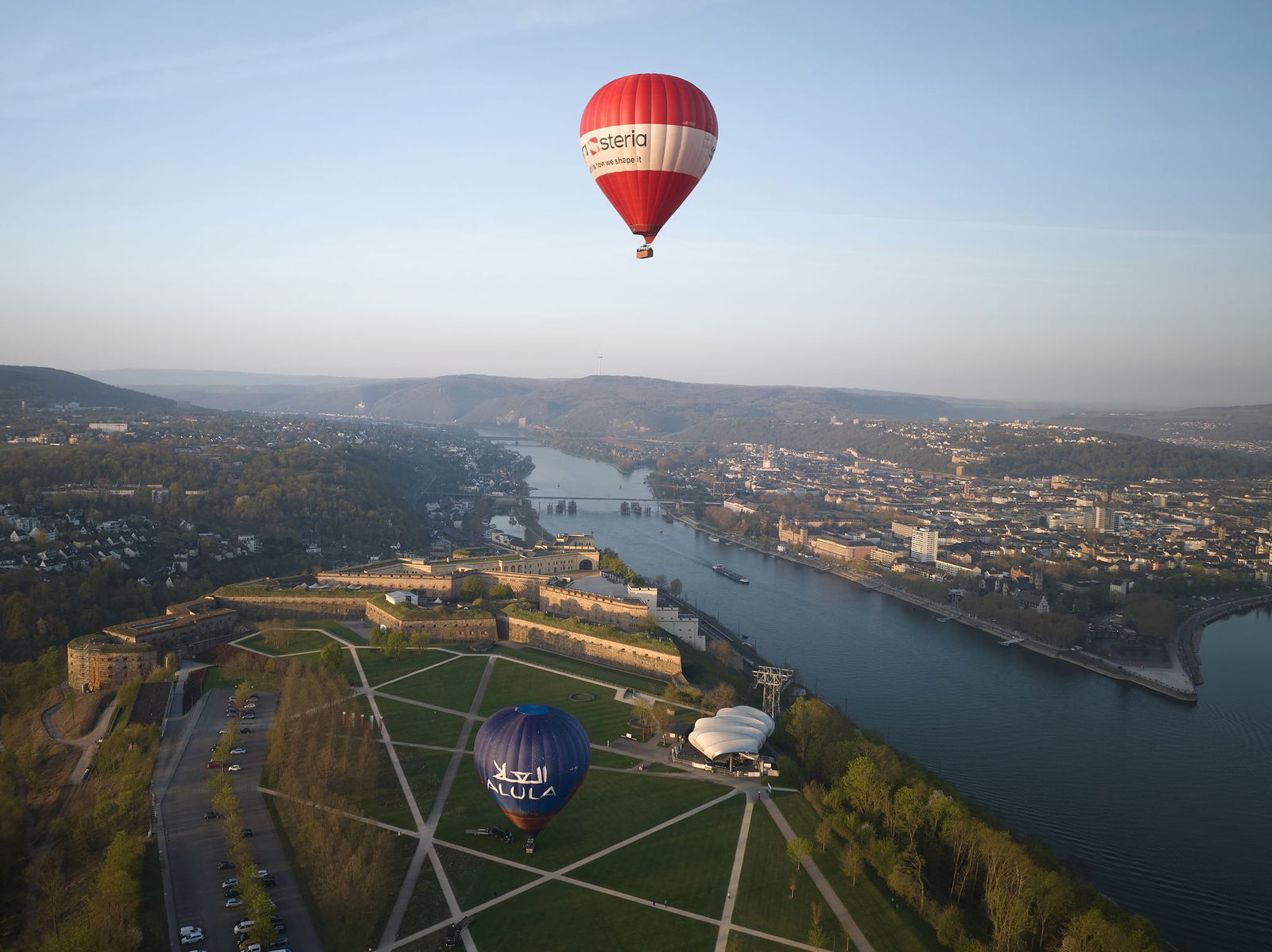 Ballonfahren - bei weiterhin frühlingshaften Temperaturen in Rheinland-Pfalz und Saarland geht das gut.