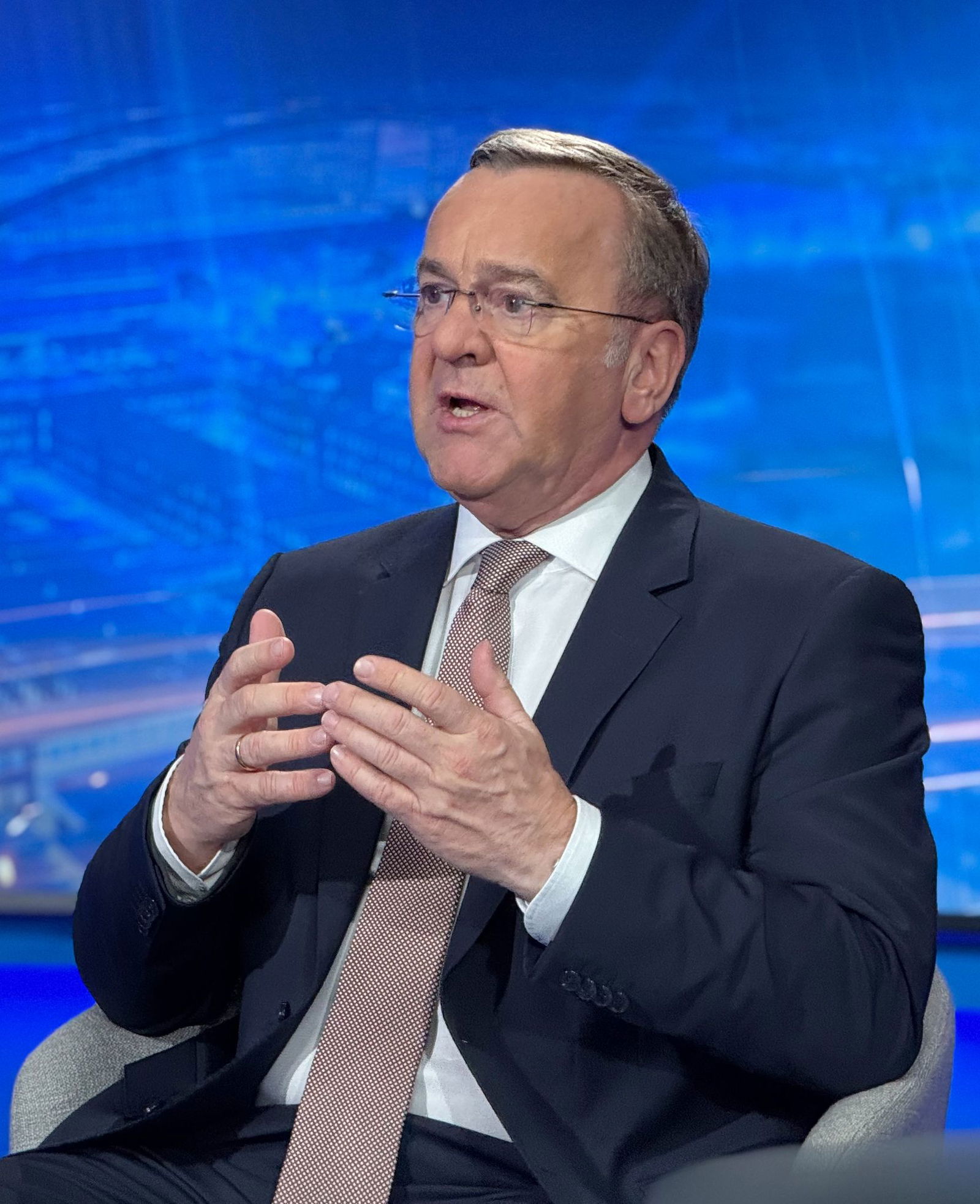 Die russische Ankündigung einer Feuerpause setzt Pistorius wenig Hoffnung für einen dauerhaften Waffenstillstand.