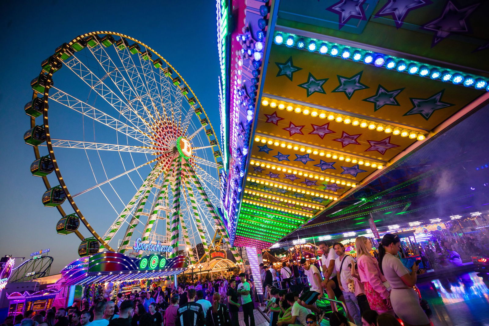 Rummel und Festzelt bei bestem Wetter - darauf hoffen die Veranstalter des Stuttgarter Frühlingsfests auch in diesem Jahr. (Archiv)