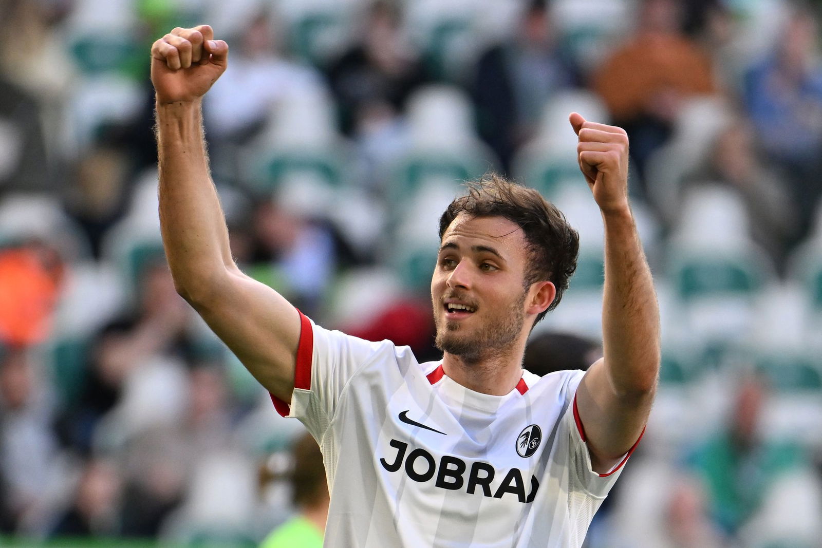 Freiburger Torschütze: Max Rosenfelder bejubelt seinen Treffer zum 1:0 in Wolfsburg.