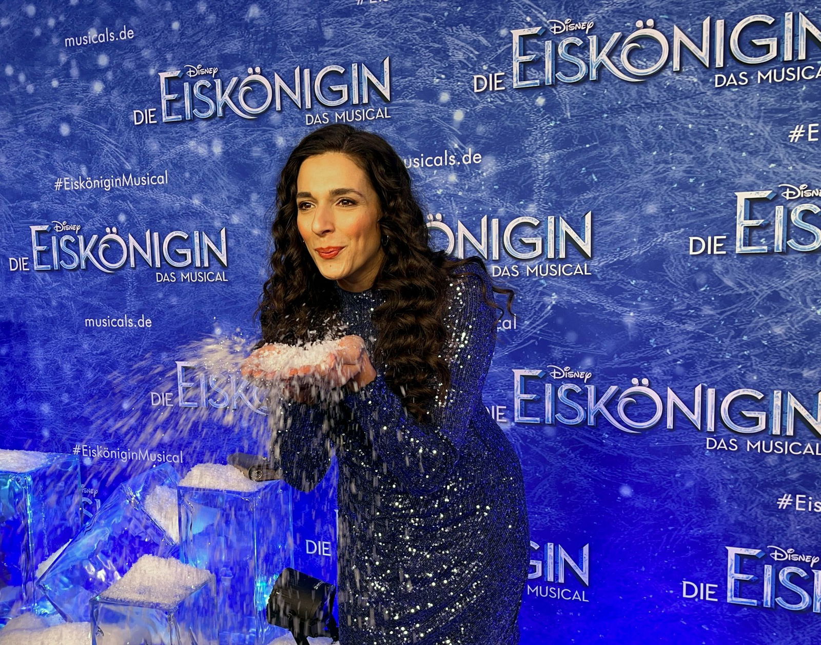 Sally Özcan war früher schüchtern, berichtet sie in einem Interview. 