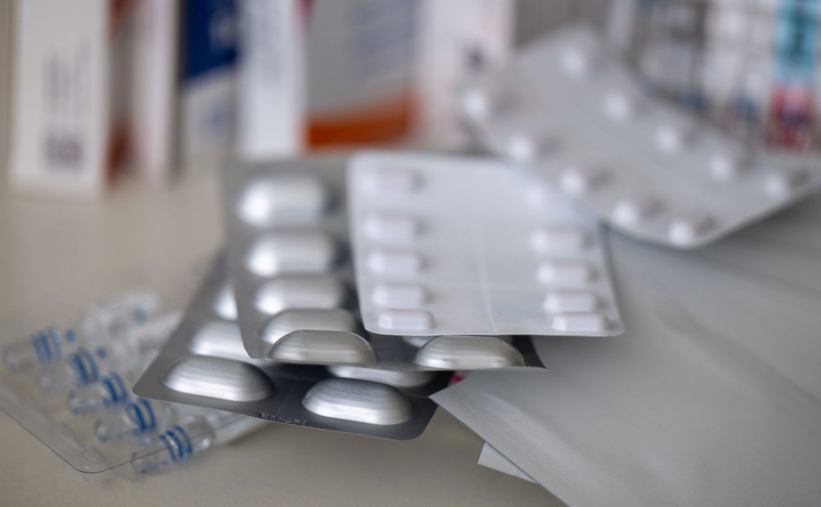 Vor allem jüngere Menschen machen den Experten Sorgen. Es zeige sich eine «Konsumnaivität». (Symbolbild)