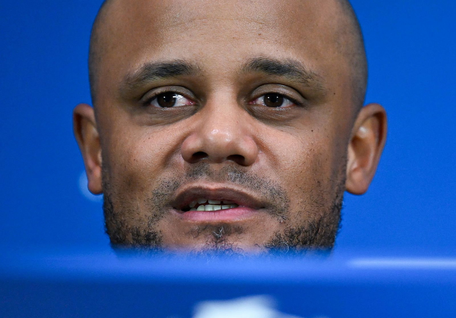 Vincent Kompany bei der Pressekonferenz in Mailand.