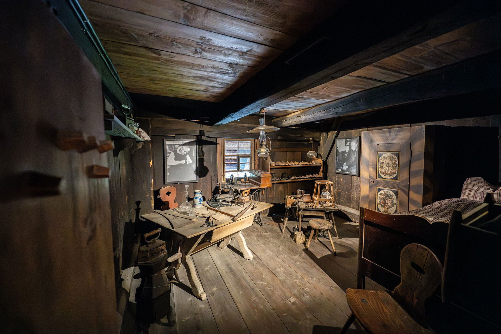 Innenaufnahme des Vogtsbauernhofs im Schwarzwälder Freilichtmuseum.