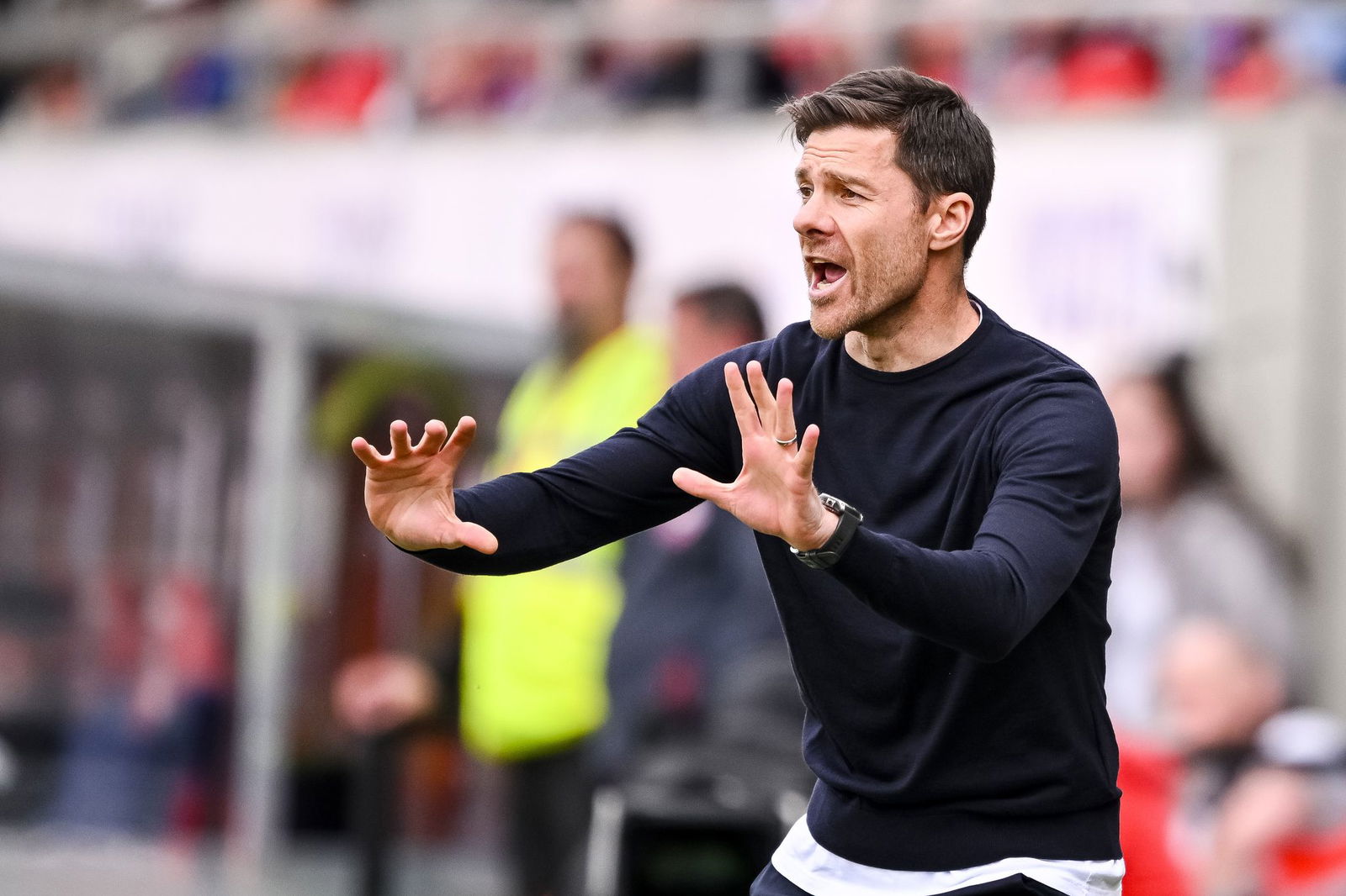 Reagierte spät: Bayers Trainer Xabi Alonso.