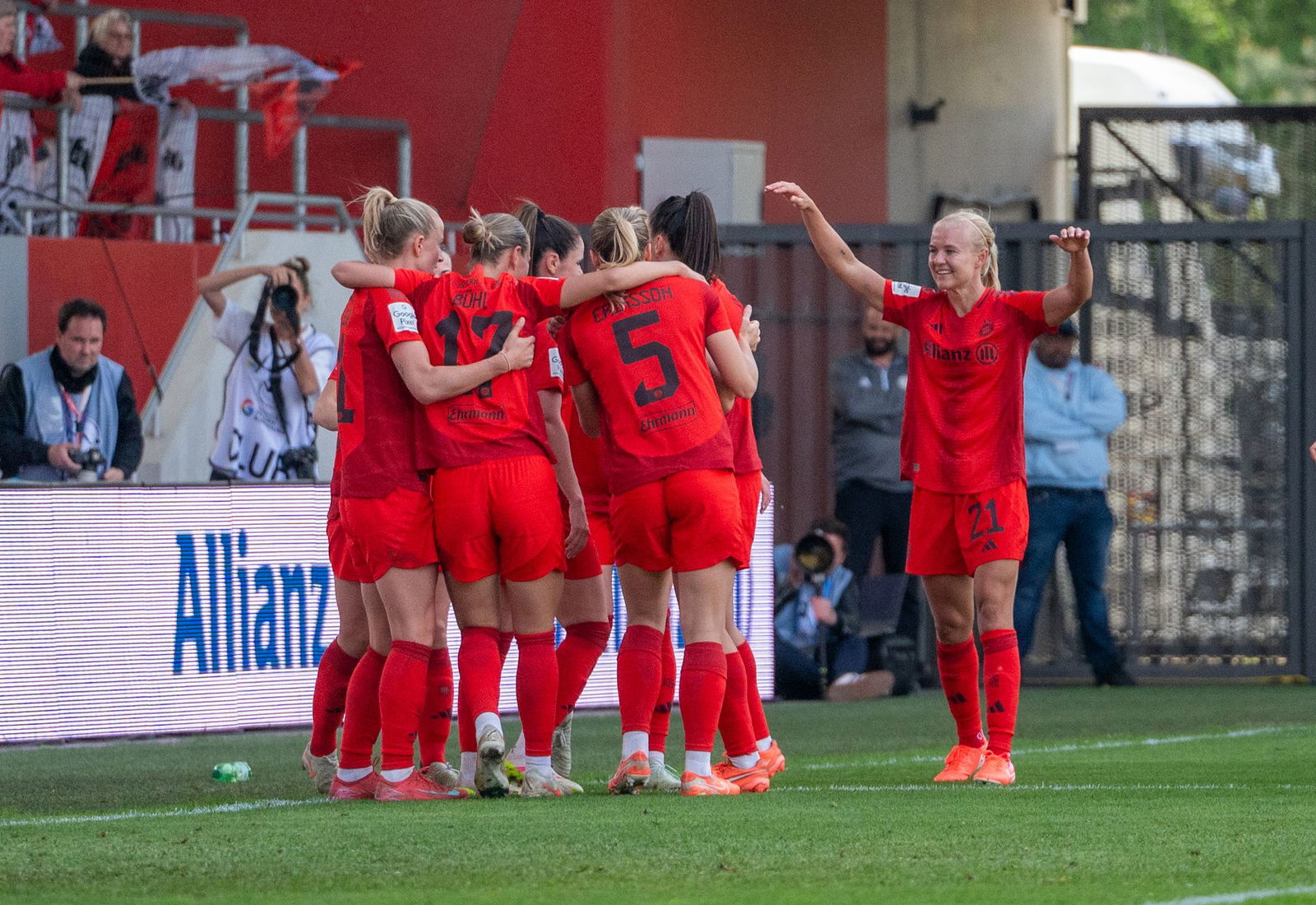 Jede Menge Meisterfreude.