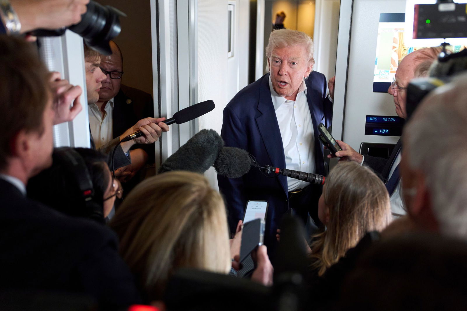 Trump hatte ein Gespräch mit Selenskyj in Rom in Aussicht gestellt. 